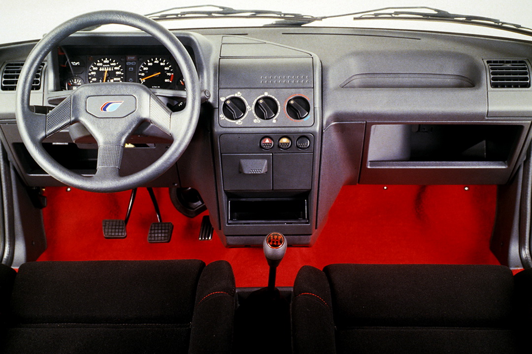 Peugeot 205 Rallye Interior