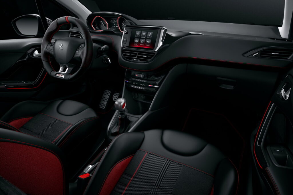 Interior Peugeot 208 GTi restyling