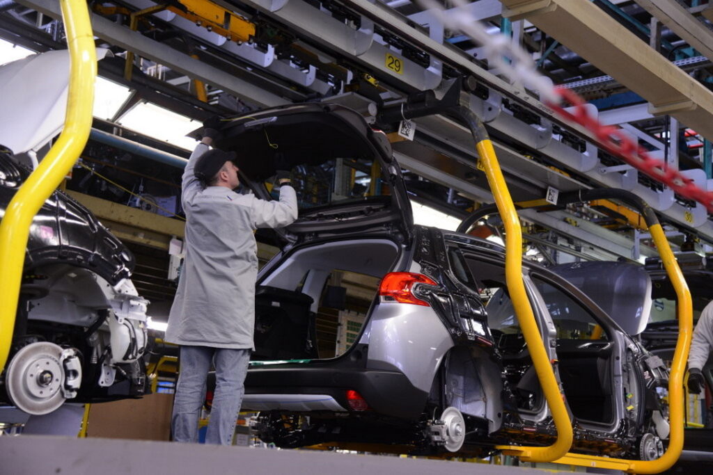 Assembling the Peugeot 2008 at the PSA plant in Mulhouse