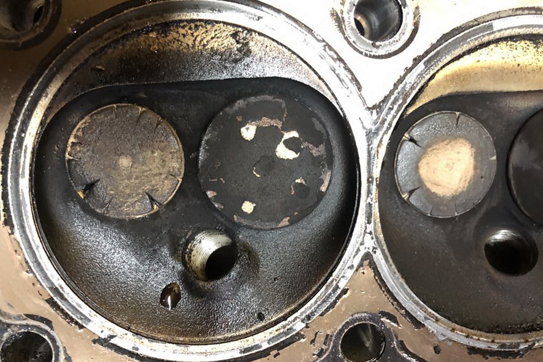 Cracked valve disc
