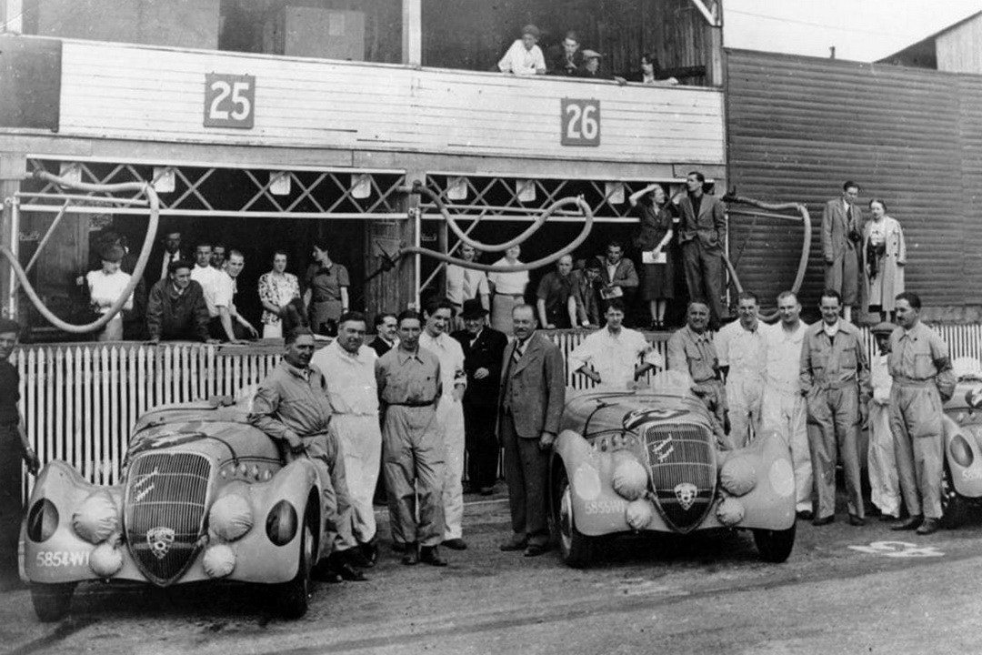 The Peugeot team that won the 24 Hours of Le Mans in 1938 in the 2L class and 402 Darl'Mat Special Sport equipped with a Cotal gearbox