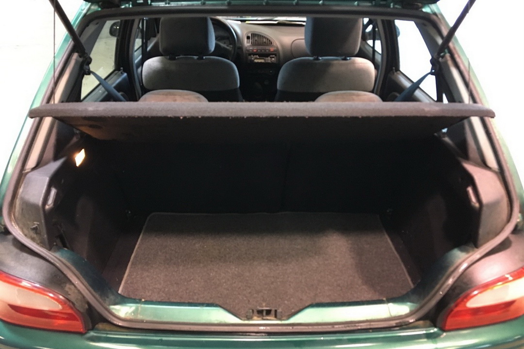 Luggage compartment Citroën Saxo